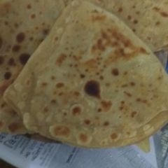 A picture of Plain triangle Parathas.