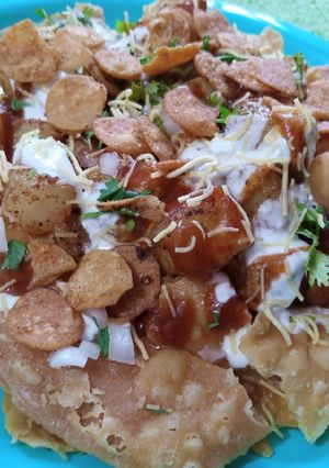 A picture of Aloo Papdi chat.