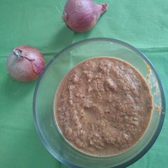 A picture of Onion chutney.