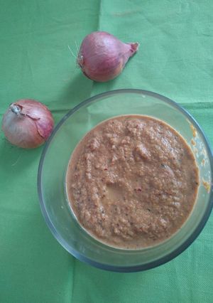 A picture of Onion chutney.