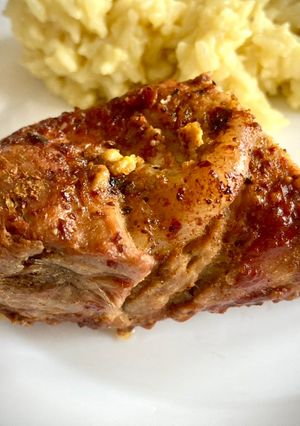Una foto de Carré de cerdo al horno con arroz chino (muy fácil y nutritivo)