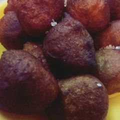 A picture of Banana gulgule.