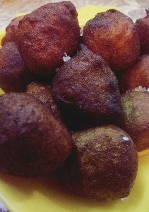 A picture of Banana gulgule.