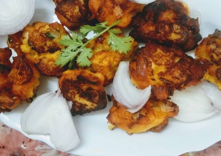 Steps to Prepare Super Quick Homemade Spicy Dahi Pakoda