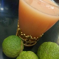 Guava and lemon juice A picture of Guava and lemon juice.