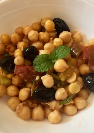 Une photo de Salade fraîche aux pois chiches