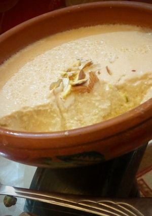A picture of Mishti doi/sweet yogurt.