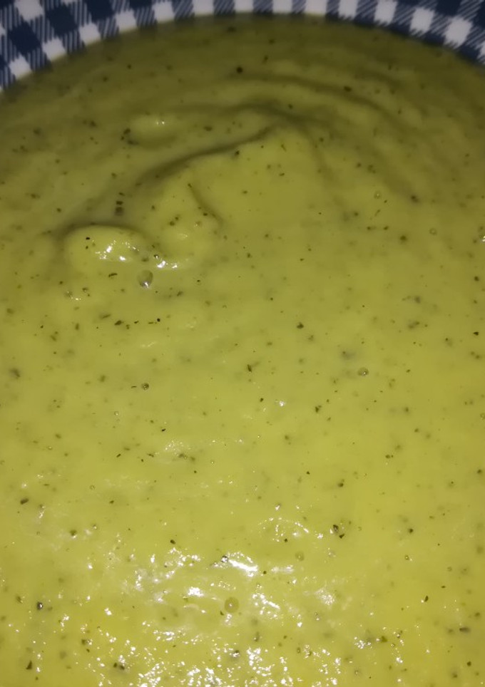 Una foto de Crema de calabacínes verdes