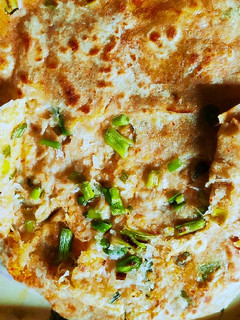 मूली लहसुन पराठा (mooli lehsun paratha recipe in Hindi) रेसिपी मुख्य फोटो