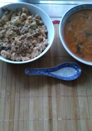 A picture of Japanese minestrone chunk tomato soup yutaka seaweed.