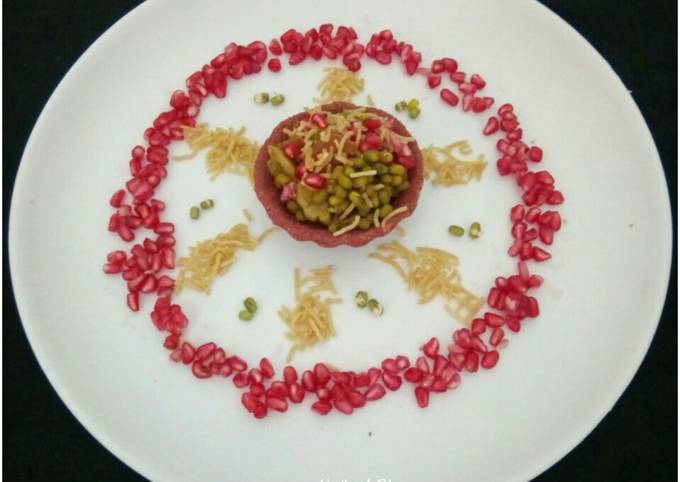 Moong chat in barley beetroot tart