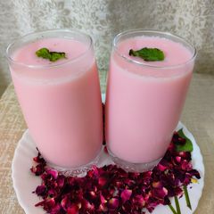 A picture of Roohafza Lassi.