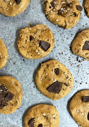 Una foto de Galletas veganas con chips de chocolate 🍪