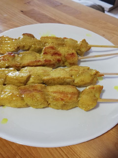 Una foto de Pinchos de pollo en adobo