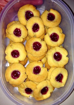 Foto resep Thumbprint Blueberry Cookies (Cookies Selai)