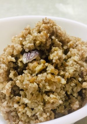 A picture of Hainanese Chicken Bulgur (cracked wheat / groats / trigo).