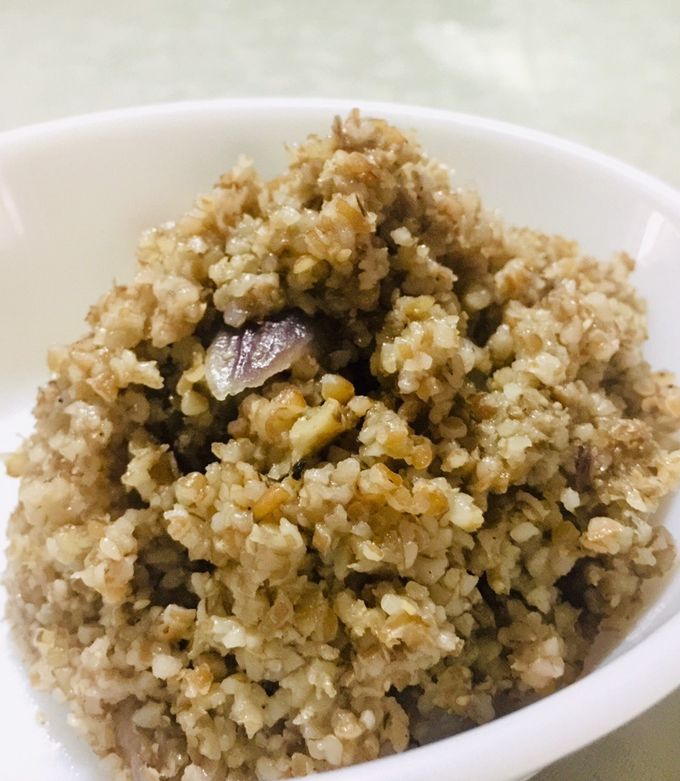 A picture of Hainanese Chicken Bulgur (cracked wheat / groats / trigo).