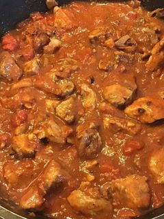 Une photo de Sauté de veau au Porto tomates ail et oignon