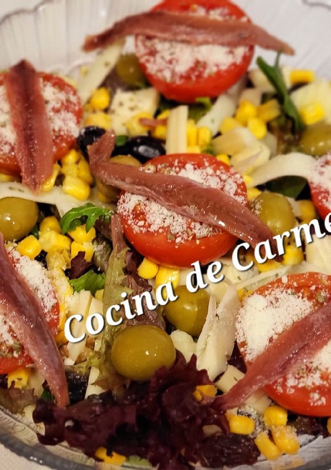Una foto de Ensalada familiar de colores y sabores