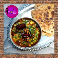 A picture of Lasooni Dal Palak.