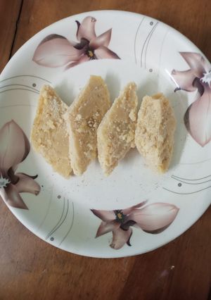 ডিম দুধ আলুর হালুয়া (dim doodh aloor halwa recipe in Bengali) রেসিপির প্রধান ছবি