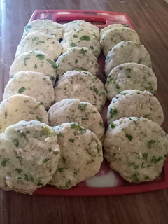 Una foto de Mini tortillas de papa con atún