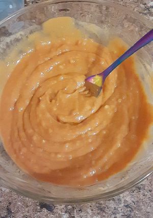 A picture of Thai peanut sauce.