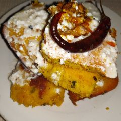 A picture of Dhokla chat chatore.