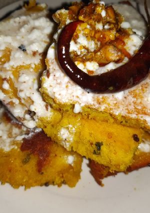 A picture of Dhokla chat chatore.