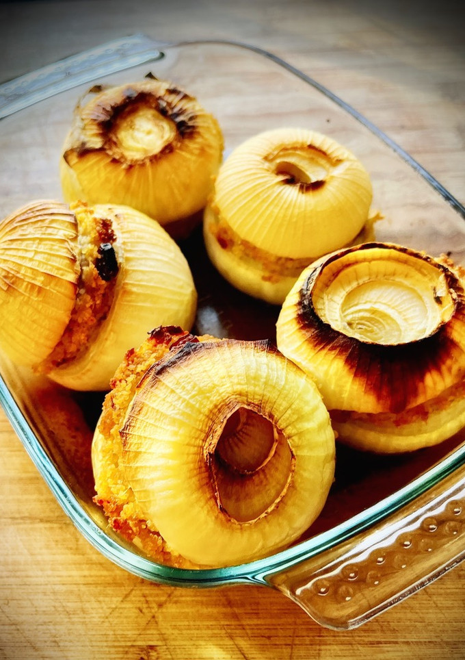 Una foto de Cebollas rellenas de bulgur
