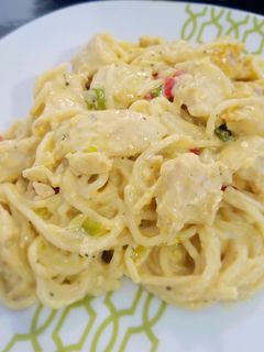 Una foto de Pasta en crema de queso con pechuga de pollo