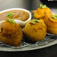 A picture of Batata Vada😍.