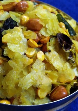 रोस्टेड पोहा चिवडा (Roasted Poha Chivda recipe in Hindi) रेसिपी मुख्य फोटो