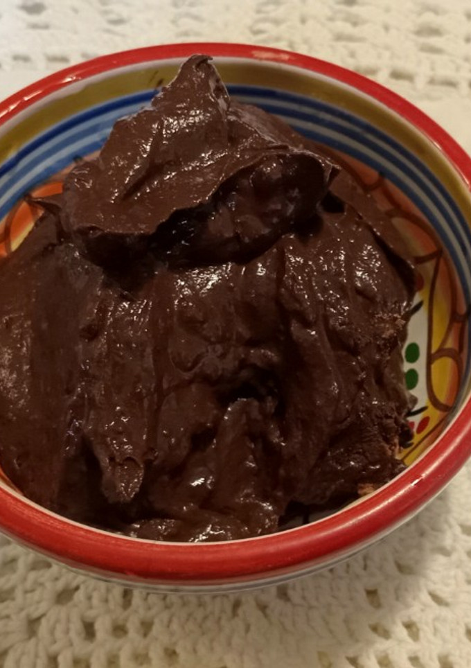 Una foto de Postre mousse de palta y chocolate