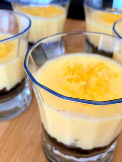 Una foto de El mejor postre de limón rico, rápido y fácil