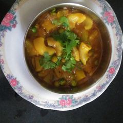 A picture of Macaroni aloo matar ki sabzi.