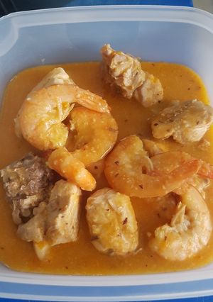 Una foto de Tierra y mar. Thermomix. (Pollo con langostinos)