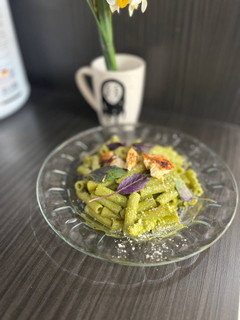 عکسی از دستور پاستا با سس پستو و مرغ گریل شده(یه وعده خوشمزه و مقوی در کنار عزیزان)