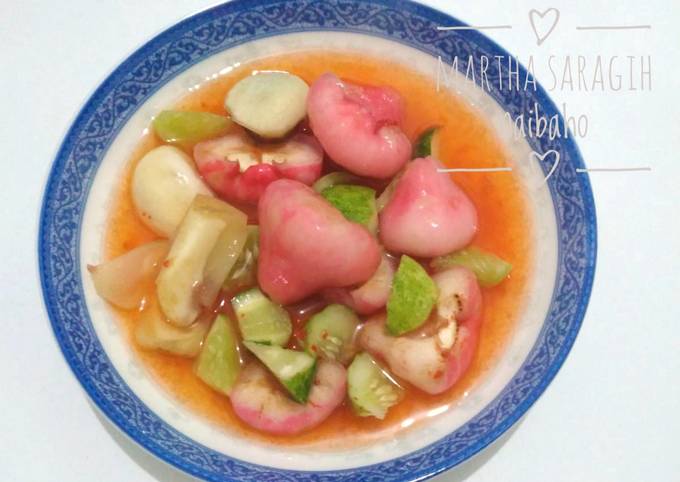 Bagaimana Menyiapkan Asinan jambu air,salak dan timun Anti Gagal