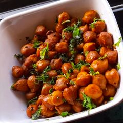 A picture of Boiled Black Chikpeas.