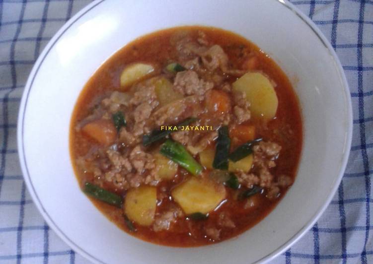 Resep Semur daging sapi giling, kentang, wortel, Enak Banget