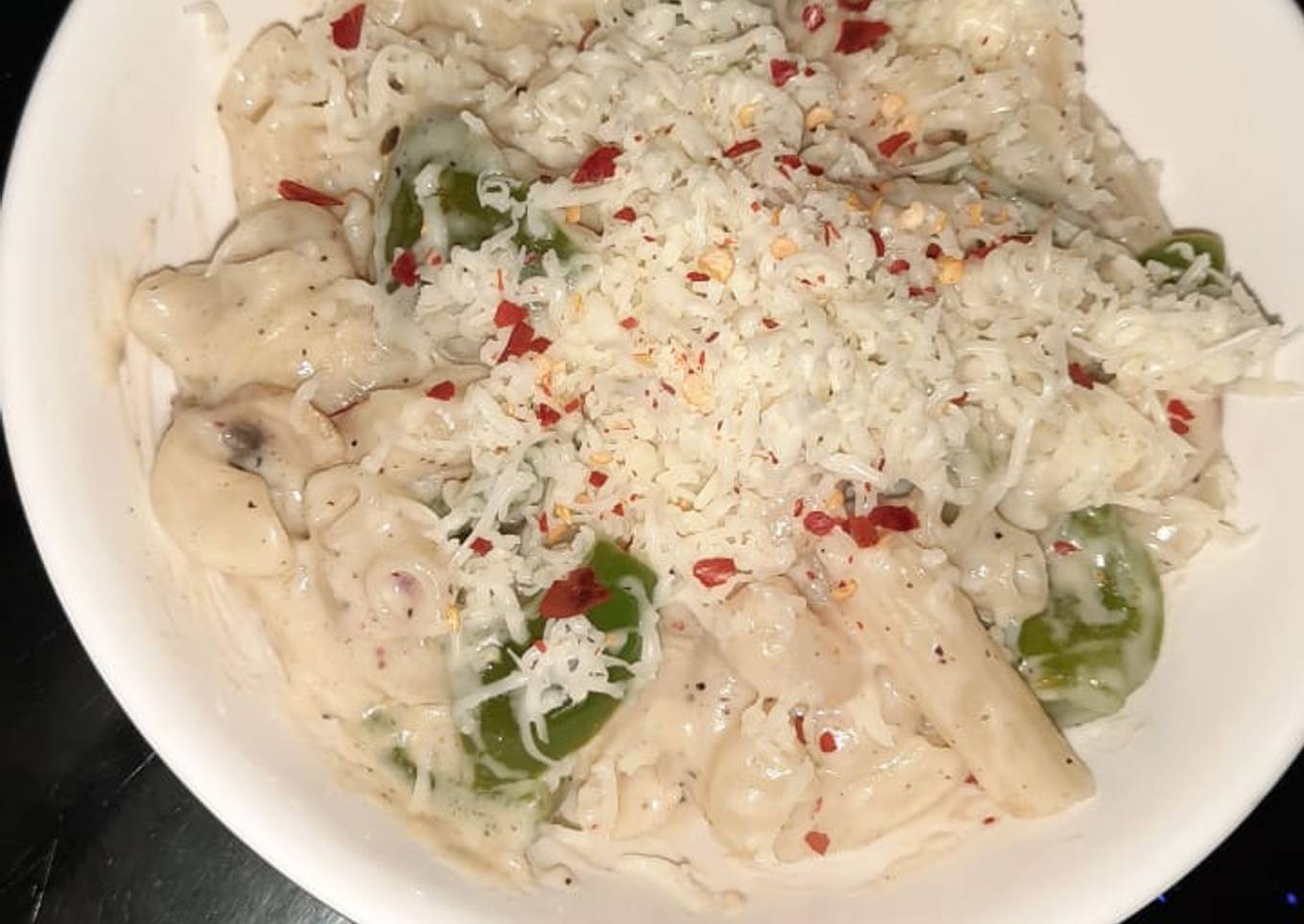 White sauce pasta