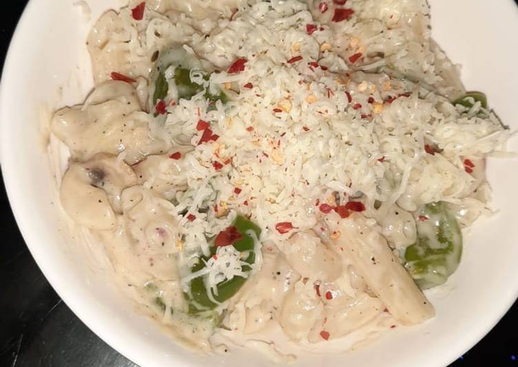 White sauce pasta