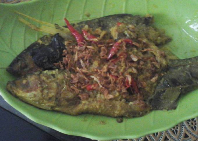 Bandeng bumbu kuning