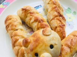 Hình của món Bánh mì cuộn xúc xích phô mai (con heo).