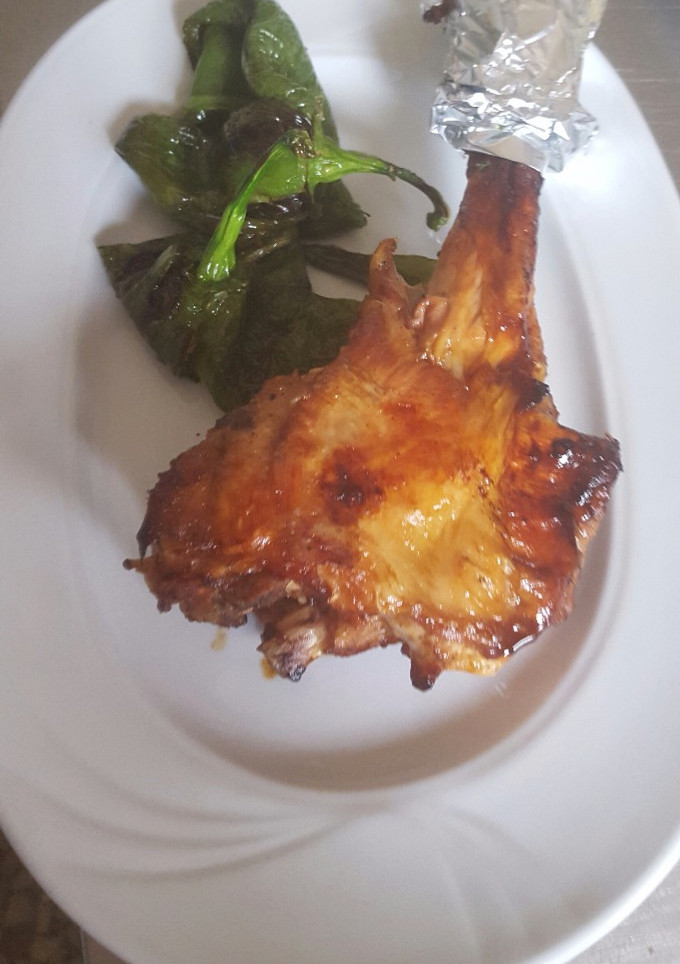 Una foto de Pierna de cabrito al horno