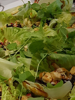 Una foto de Tazas de lechuga con pato crujiente y salsa hoisin