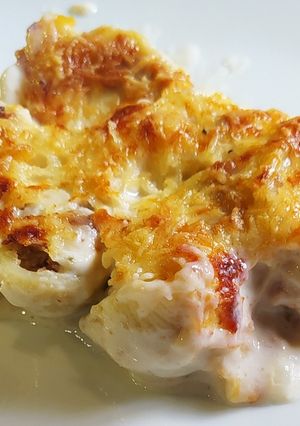 Una foto de Galets rellenos de carne de cocido con bechamel gratinado