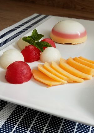 Una foto de Semiesfera de frutas#melón#sandía#melocotón