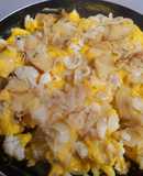 Coliflor en salsa cremosa🍛de calabacin y zanahoria con cebollas y manzanas salteadas🥘🍱🍲